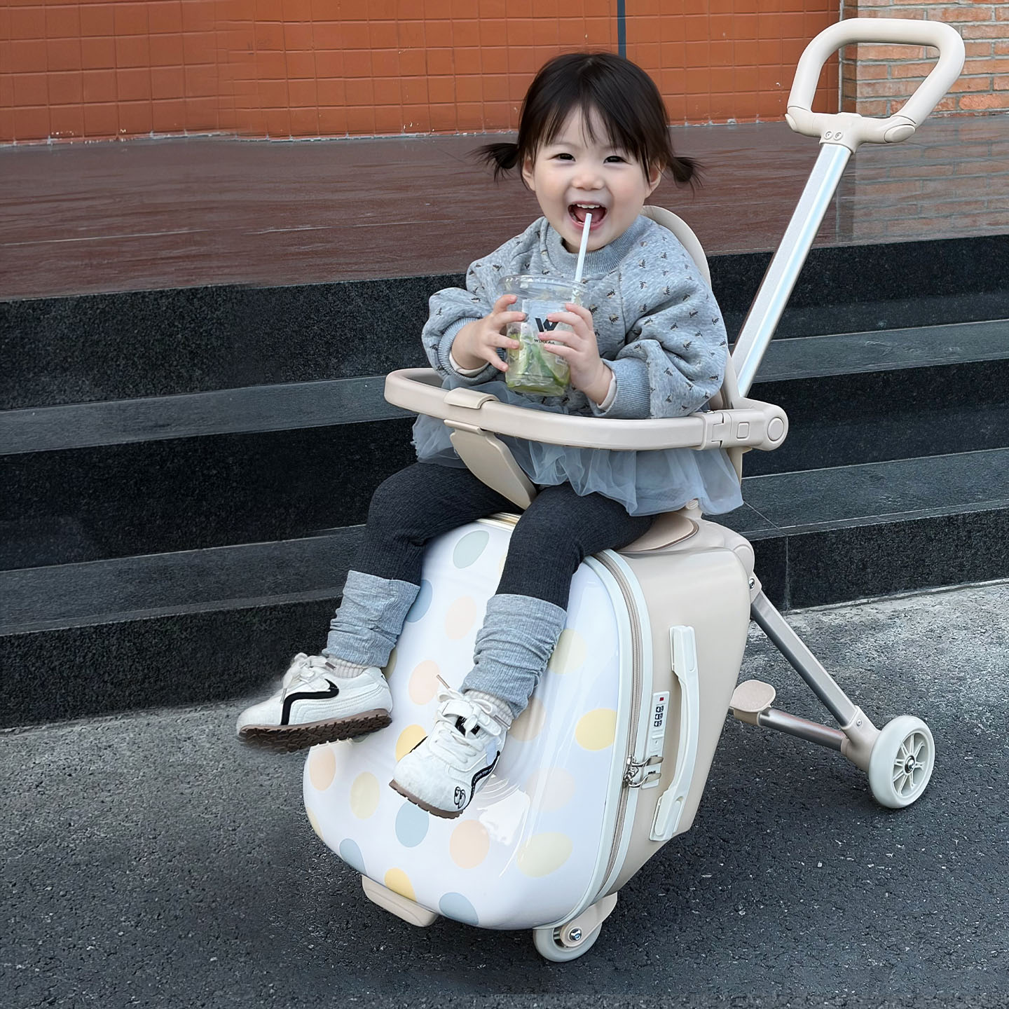 حقيبة سفر للأطفال من باني فلاي - مراجعة Baby Nursery Trolley وسعره